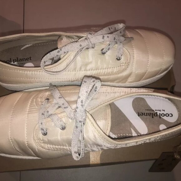 Cool Planet by Steve Madden Women’s US 10 Loungee Shoes NIB Ivory - Picture 2 of 4